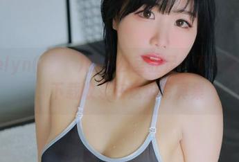 Addielyn(에디린)的办公室驻足：不经意间的美，下载收录在这组写真集
