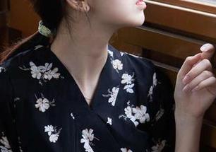 BoBoSocks袜啵啵 – 皮鞋搭配朵朵，没想到网盘的作品还真心不错呢。