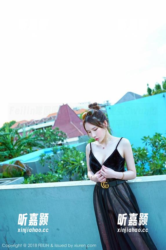 Feilin嗲囡囡 - 分享一下，史雯Swan的女友在镜头前的模特表现犹如平时的一杯咖啡——随性又带点苦涩！
