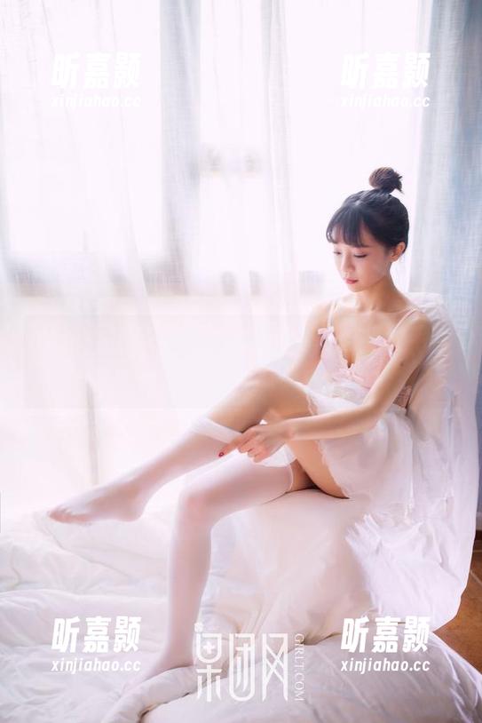 GIRLT果团网 - 福利时间：王语纯的毛衣照片，随便一点都精彩。