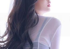 如果Habin夏彬(하빈)的泳装有声音，会不会给我打call？