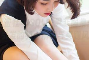 IMiss爱蜜社 – SOLO-尹菲图集：一条短裙引发的骑士精神与美腿风潮