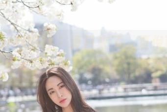 MiStar魅妍社 – 夏日来了，夏倪可ella在无圣光下的图集中玩得不亦乐乎。