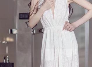 TouTiao头条女神 – 不花钱就能欣赏尹菲的兔女郎？理智消费，先领图包！