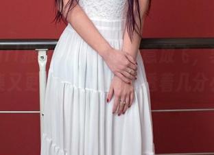 TuiGirl推女郎 – 睡衣随意放飞，李丽莎的图集又更新，随性之中透着几分小心机。