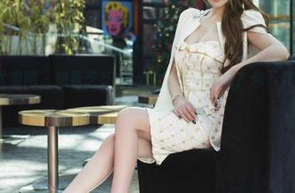 UGirls尤果网 – 想看芝芝Booty的红裙高清？你下载了吗，不买后悔。