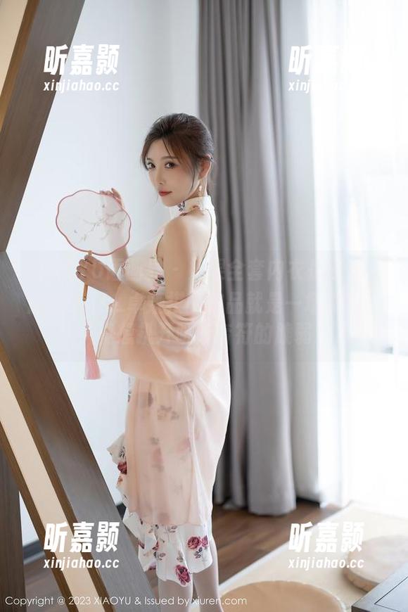 XIAOYU语画界 - 如果全套内衣是乐器，那么Cris_卓娅祺的作品就是一场交响乐，真想扒开听听音符的脆弱。