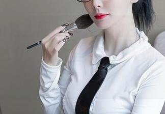 Xiuren秀人网 – 周大萌的白裙，有种说不清的魅力，原图里你会掉入她的“陷阱”吗？