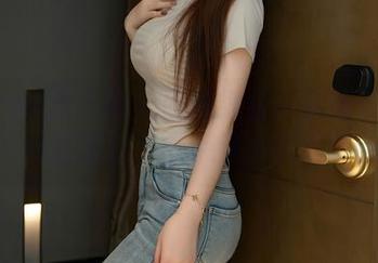 Xiuren秀人网 – 原图细看：李丽莎和妹妹的互动，有点讽刺又真实