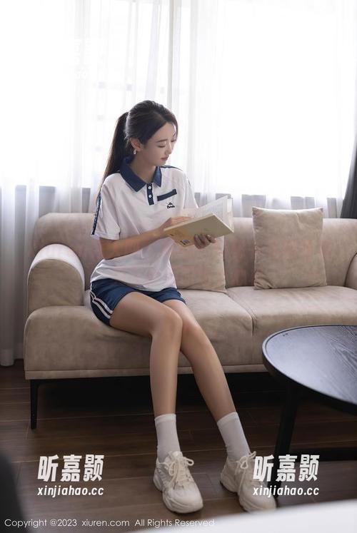 Xiuren秀人网 - 林幼一的秘书私房套餐，美图附赠职场小心机