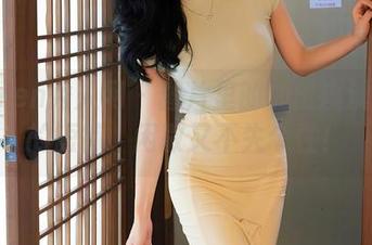 Xiuren秀人网 – 图片里的油田溪溪和她的短裤，闲散又不失个性！