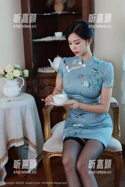 Xiuren秀人网 - 为什么黄乐然的妹妹总是那么惹人注目，关键是我也没什么特别的地方啊…