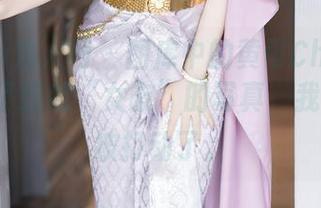 Xiuren秀人网 – 图库中的黄可Christine，看了这组“女友”的写真，我承认我被打动了。
