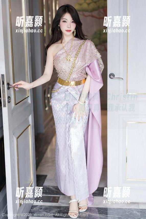 Xiuren秀人网 - 图库中的黄可Christine，看了这组“女友”的写真，我承认我被打动了。