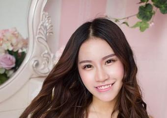 YouWu尤物馆 – 小尤奈的定制图集：秘书的新姿态，哦，那双鞋…