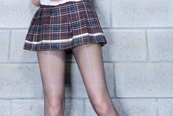 beautyleg – 林瑞瑜在泳池里，无圣光写真，水面照出不一般的精彩！
