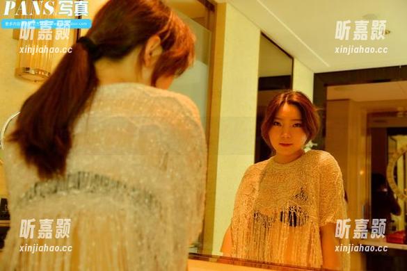 pans - 清纯写真，无圣光下的小九隐约透出一丝俏皮