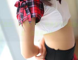 rosi – 看完“恋恋”的皮衣写真，脑海里全是她那豪放帅气的姿态，你也来试试！