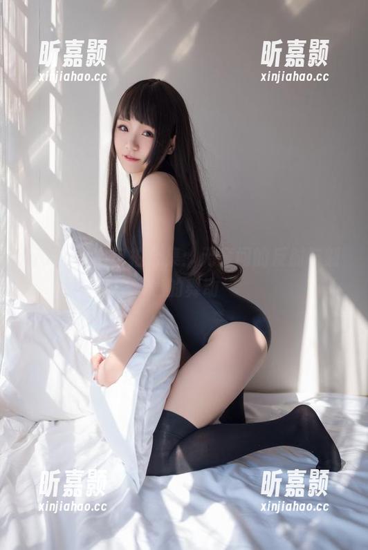 yoko夏宅自拍合集：无意间的反射与刻意的舞动
