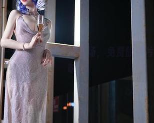 修女也有一米八的大梨子的气场，免费的照片等你来品味。