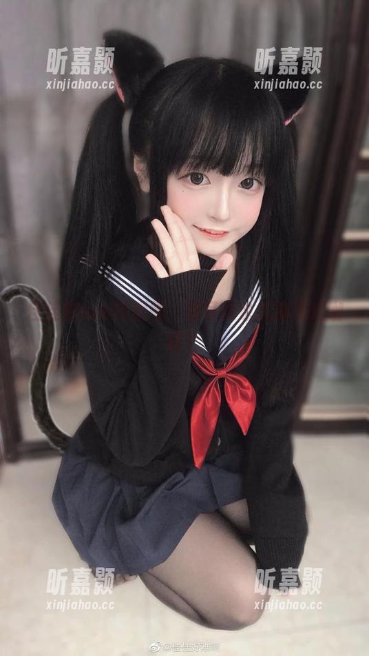 佳佳酱ovo的原图，猫耳娘也想喝法式咖啡？