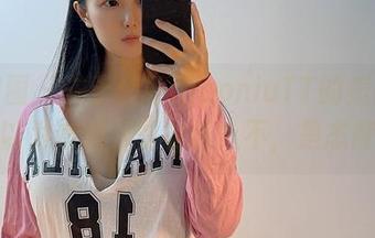 微密圈 – 关于俏妞qiaoniuTT的美图：你以为套装只是衣服？不，是态度！