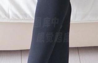 兔玩映画的私房图库中，有紫色T恤和白丝哦，感觉超魔性！