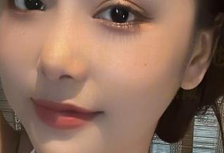 微密圈 – 奶雯的图集，原来女神也是打工仔，周末啥都不想做