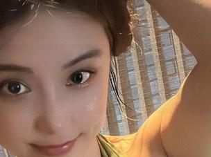 微密圈 – 查资料发现奶雯的图集，精选衣服藏着她特有的凉快密码！