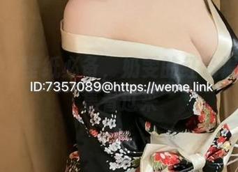 微密圈 – 壁纸必备，奶雯的红色漏背裙合集看过来