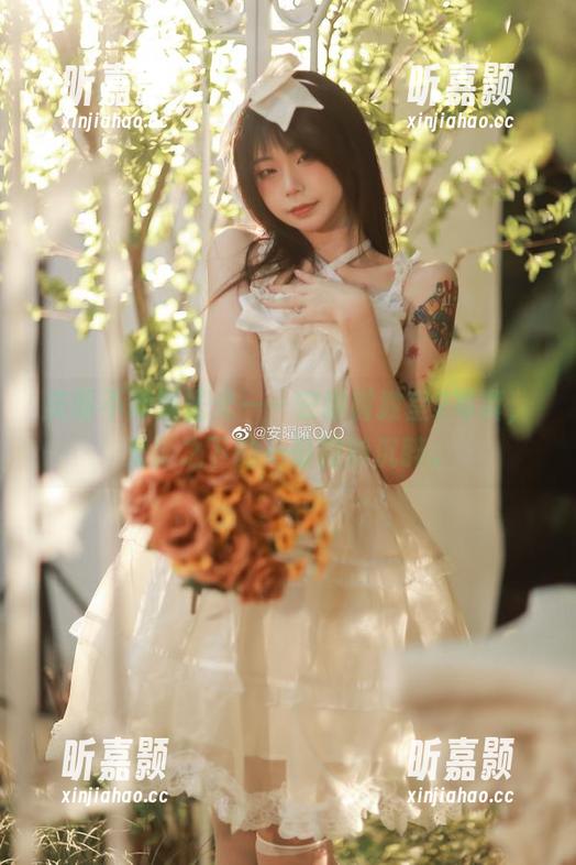 安曜曜 美丽不需要圣光——安曜曜教室2写真,光影之下的一份微妙沉醉。