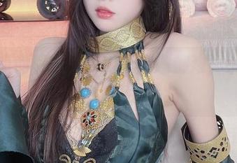 照片里的棉袜，要说不注意都难！小小奶瓶儿真会挑