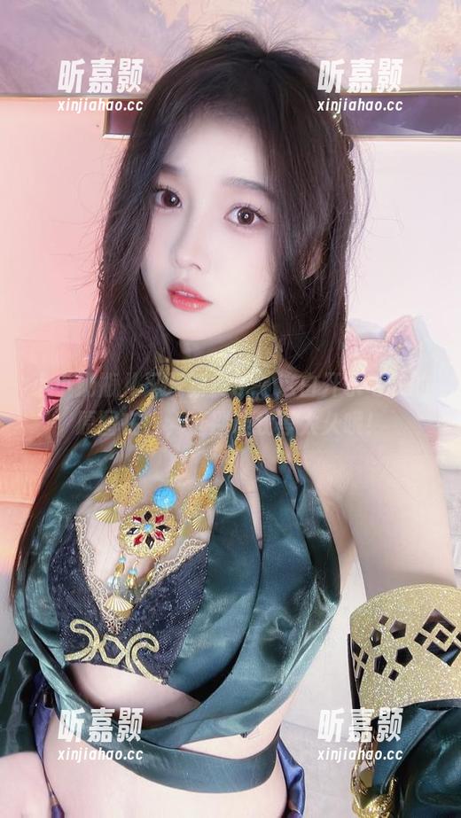 小小奶瓶儿又开新货了，这白开水毛衣的原图在线，可别让我等太久哦！