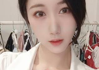 微密圈 – 想看看小玉吃果冻的黑丝写真，不收费体验一下！