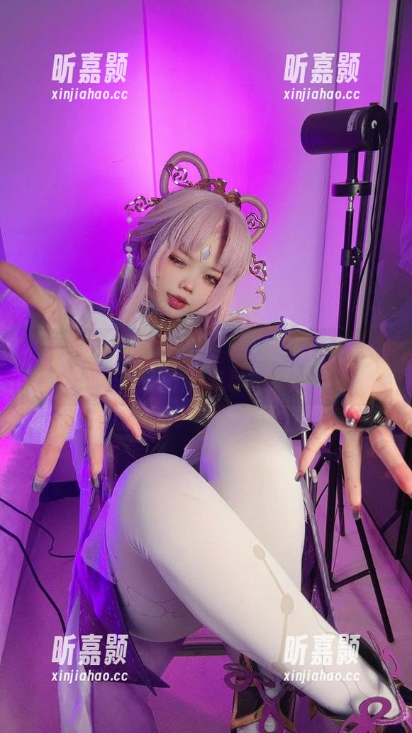 小瑶幺幺的制服高清合集，陷入这种美如梦中？恭喜！