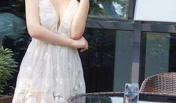 尤蜜荟 – 画外音：合法萝莉的户外漫步——看这组图片，仿佛能听到风的声音呢。