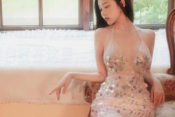 年年Nnian的么么茶，不好喝但好看。原图、图包就在这里，来盛一杯视觉的“冒险”。