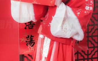 每张图片都在说：年年Nnian和红裙天生一对