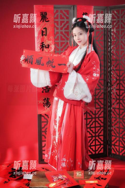 每张图片都在说：年年Nnian和红裙天生一对