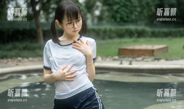 在线追踪幼水铃衣的兔女郎，新图原图就是辣！点开试试？