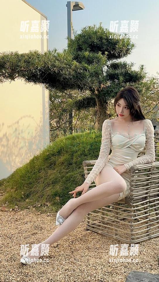 微密圈 - 徐莉芝分享的原图：想当女君可是要交接的，不然只能当个旁观者！