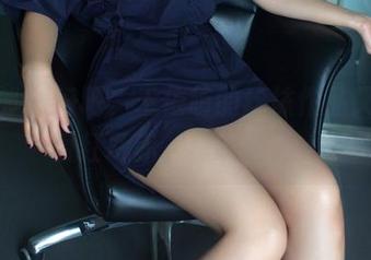 推女郎 – 好吧，王依萌的丝袜作品又让我面红耳赤，真叹服了。