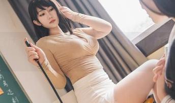 星澜想来杯珍珠奶茶的定制写真，睡衣也有气场，真心让人想给她点赞！