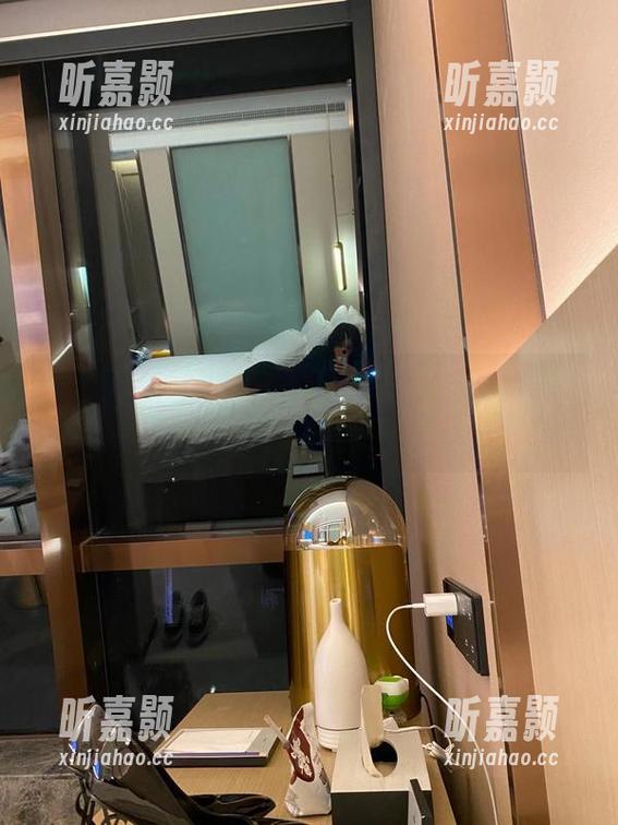 微密圈 - 林子琳喵的办公室，写真中藏着多少小麻烦？