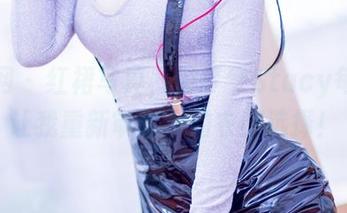 果团网 – 红裙写真，何梦兮Stacy每次都让我重新审视我的衣服选择！