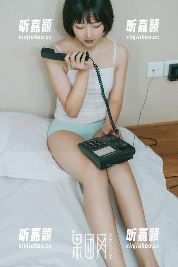 果团网 - 超高清写真：莫雅淇，把“秘密”藏在了果汁瓶里！