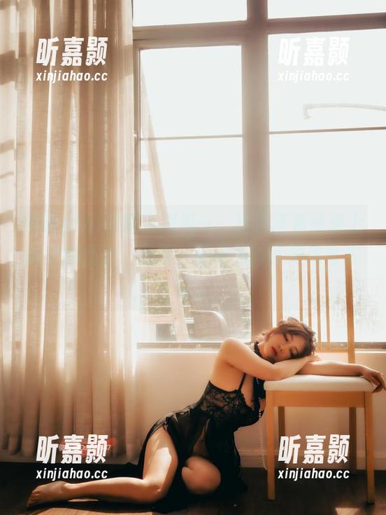 樱晚gigi的黑色图包——当日常着装遇上幽灵的狂欢。哈哈，别问为啥变得稀奇古怪。