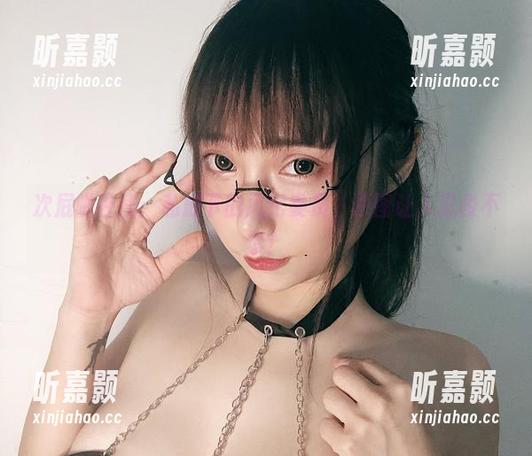 次屁啦在线：私底下的风纪委员，原图让人忍俊不禁！