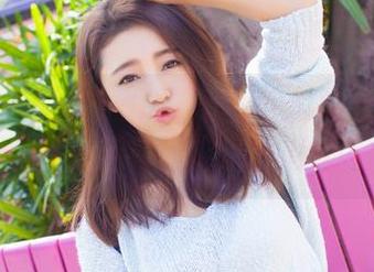 爱蜜社 – 萌奈子吊带适合各种场合：居家、派对，还有刷定制图片的日常
