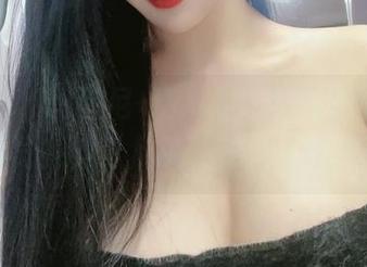微密圈 – 比基尼+猪小七，这简单组合让我不自觉多看了几眼，原图真让人意外。
